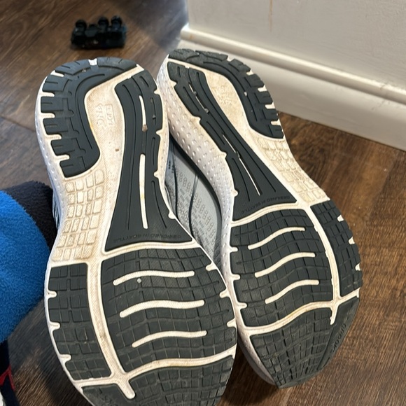 Brooks sneakers - Picture 6 of 7